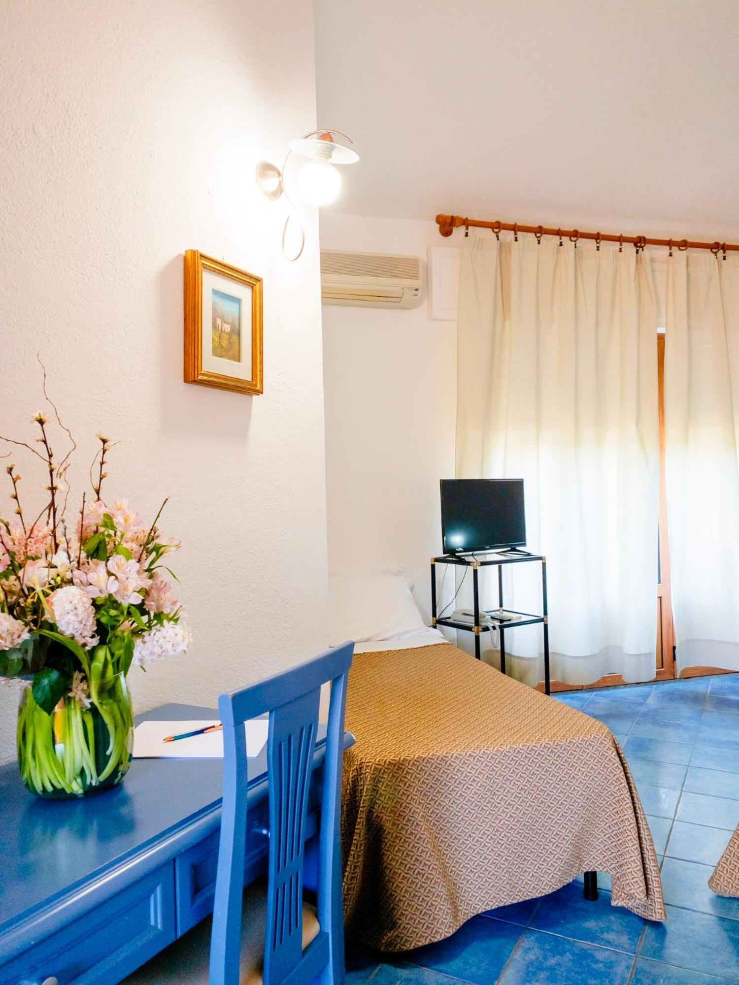 Hotel Donatella Posada  Buitenkant foto