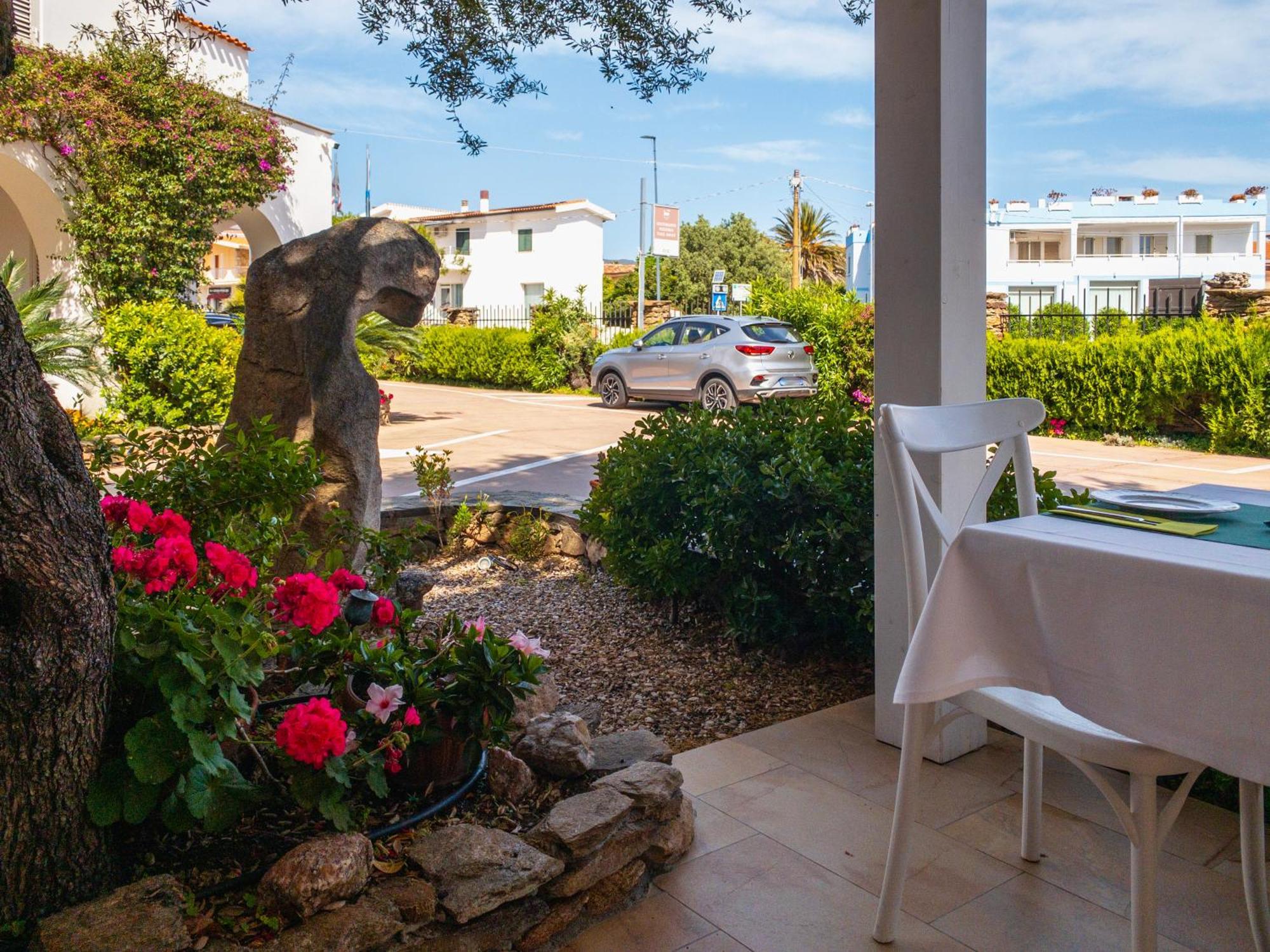 Hotel Donatella Posada  Buitenkant foto